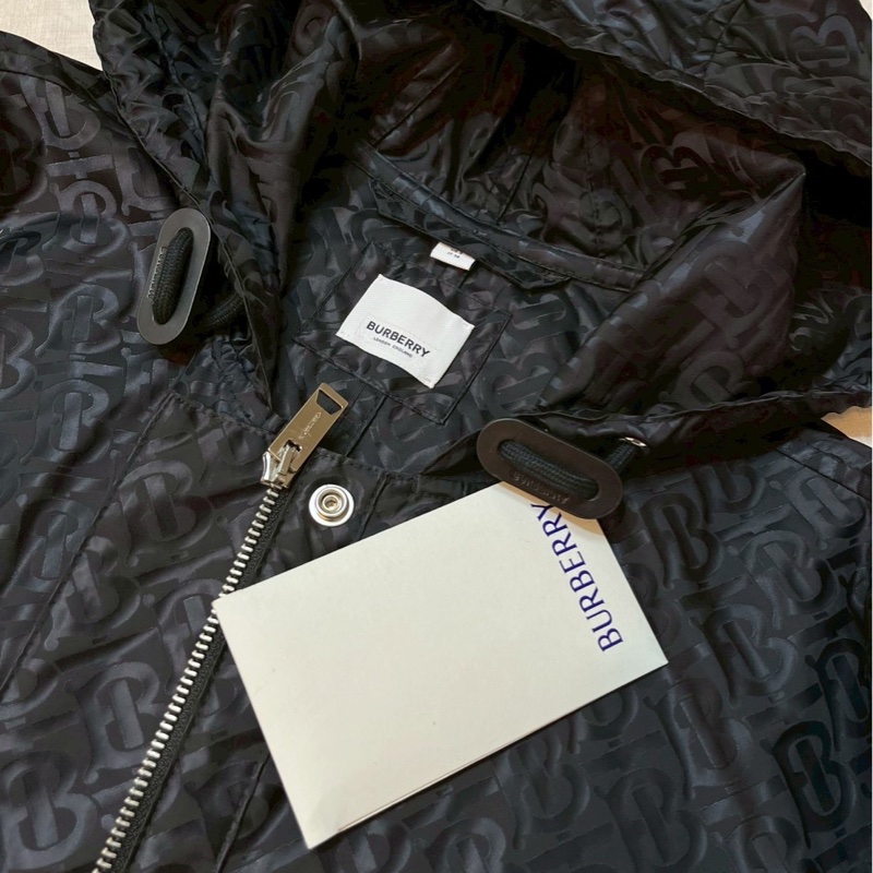 BURBERRY英國黑色專屬標誌提花連帽風雪大衣UK4-4