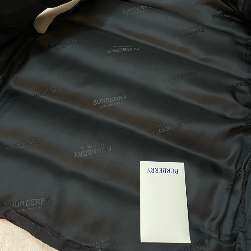 BURBERRY英國男款黑色鵝絨背心XS-9