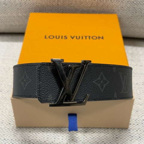 LOUIS VUITTON 標誌字母壓花平滑扣 Pyramide 牛皮金屬帆布 皮帶 男款 黑色 寬4cm
