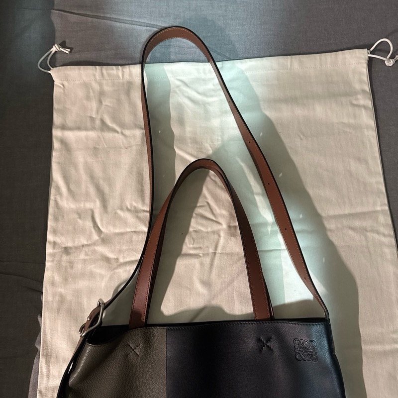 Loewe Vertical Tote Herald bag in calfskin-2