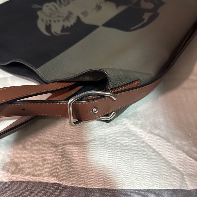 Loewe Vertical Tote Herald bag in calfskin-11