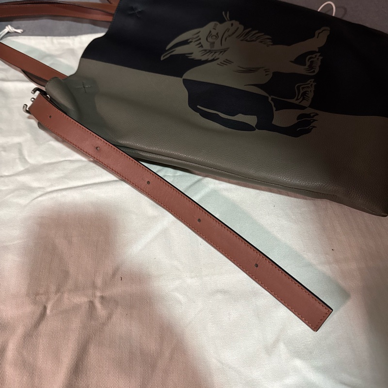 Loewe Vertical Tote Herald bag in calfskin-14