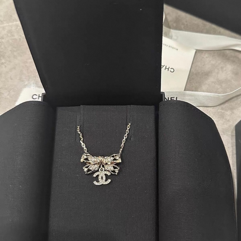 Chanel香奈兒 金色蝴蝶結鑲鑽項鍊-0