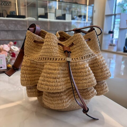 *SHIHNA名牌精品*LOEWE Balloon酒椰纖維拼小牛皮荷葉邊索繩水桶包