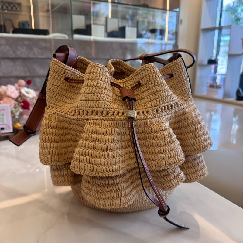 *SHIHNA名牌精品*LOEWE Balloon酒椰纖維拼小牛皮荷葉邊索繩水桶包-0