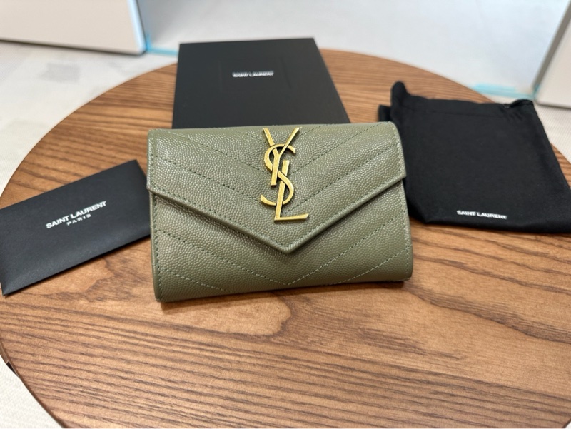 YSL魚子醬皮夾-0