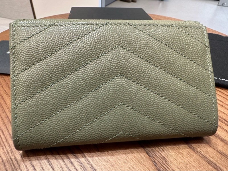 YSL魚子醬皮夾-4