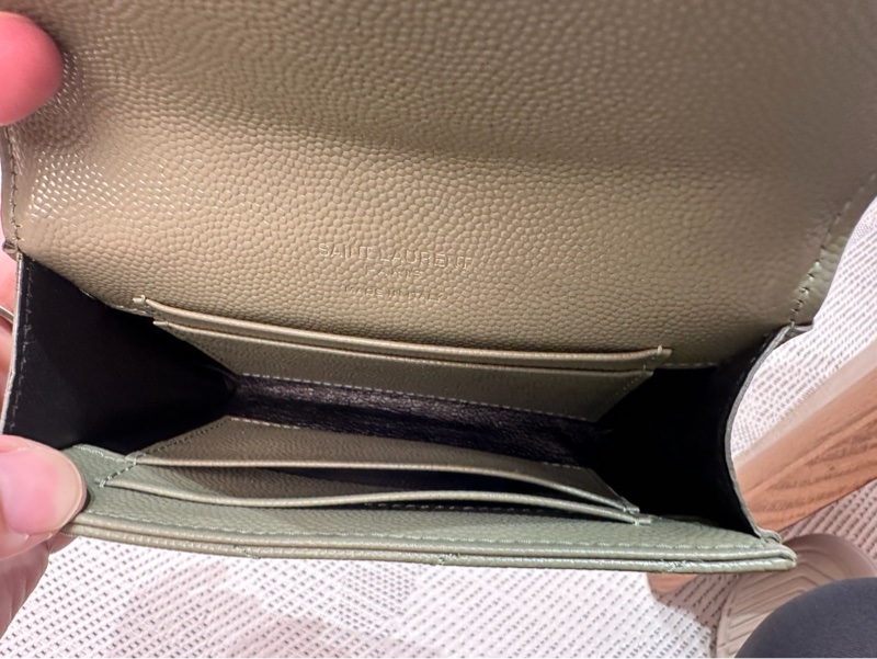 YSL魚子醬皮夾-6