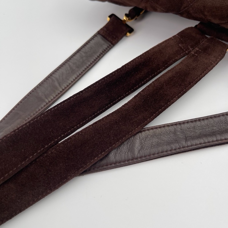 「JL精品代購」香奈兒金棕麂皮貝嫂大logo雙肩包-16