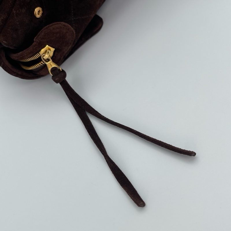 「JL精品代購」香奈兒金棕麂皮貝嫂大logo雙肩包-23