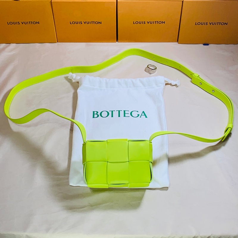 ‼️全台最甜 🎁全新閒置未使用BV Bottega Veneta Cassette mini 葆蝶家 小6格檸檬黃編織小廢包(肩背/斜背包)-1