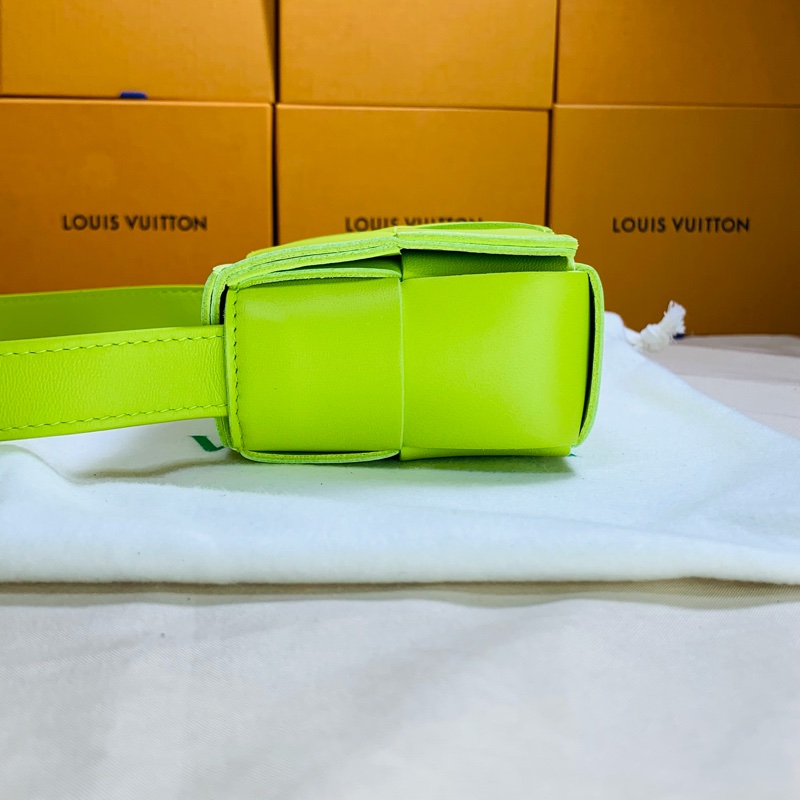 ‼️全台最甜 🎁全新閒置未使用BV Bottega Veneta Cassette mini 葆蝶家 小6格檸檬黃編織小廢包(肩背/斜背包)-9