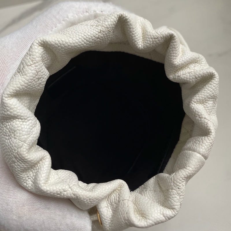 🎆迎新年只要$70000CHANEL 22K 白粒紋小牛皮斜背包 |神仙可愛|廢包當道|送禮送到心坎裡|保證正品|平台安心購鑒定-4