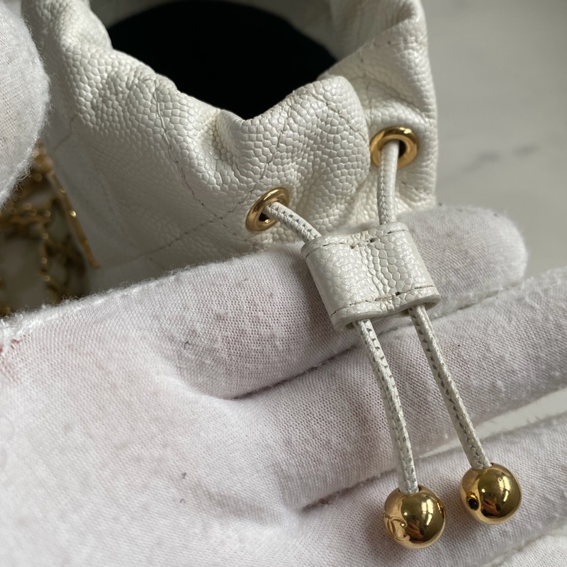 🎆迎新年只要$70000CHANEL 22K 白粒紋小牛皮斜背包 |神仙可愛|廢包當道|送禮送到心坎裡|保證正品|平台安心購鑒定-6