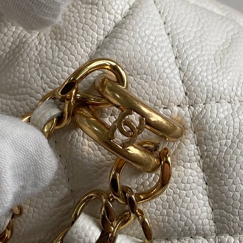 🎆迎新年只要$70000CHANEL 22K 白粒紋小牛皮斜背包 |神仙可愛|廢包當道|送禮送到心坎裡|保證正品|平台安心購鑒定-11