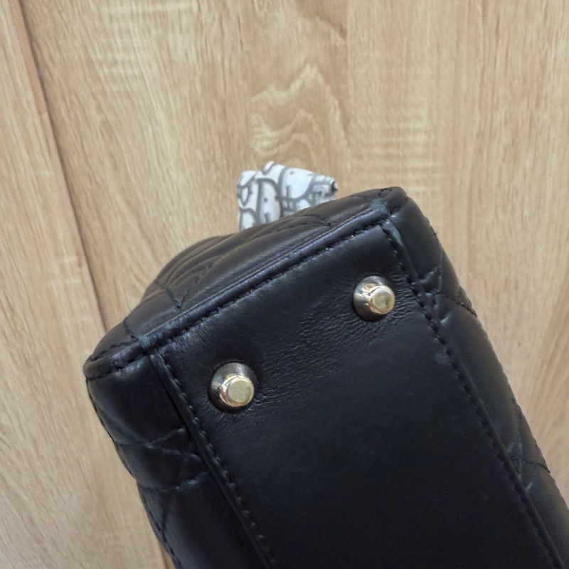 Dior 黑羊皮Lady Dior mini手提斜背黛妃包-12