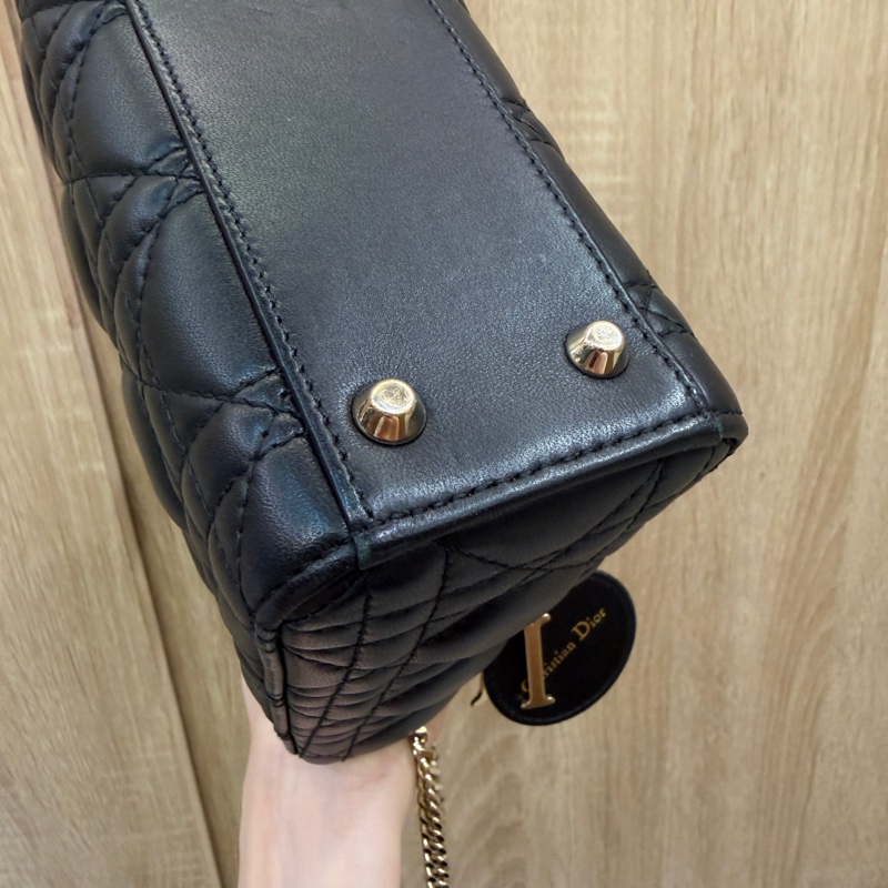 Dior 黑羊皮Lady Dior mini手提斜背黛妃包-13