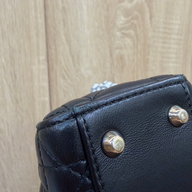 Dior 黑羊皮Lady Dior mini手提斜背黛妃包-16