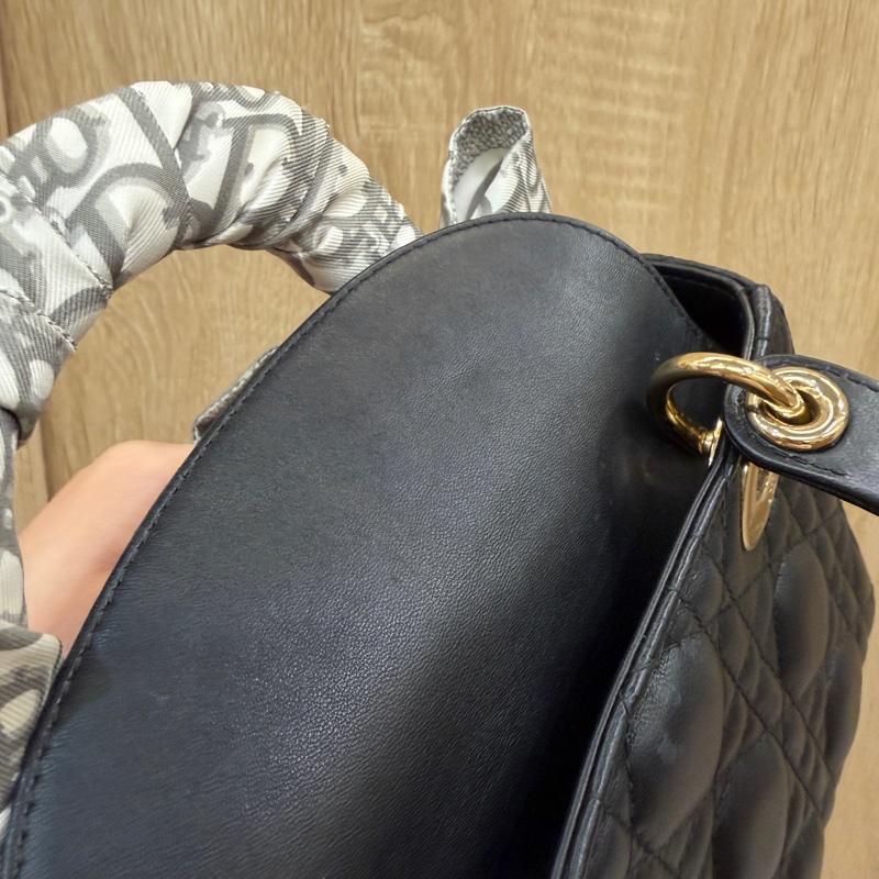 Dior 黑羊皮Lady Dior mini手提斜背黛妃包-19