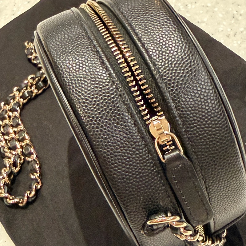 Chanel CC Filigree 黑色圓餅包-3