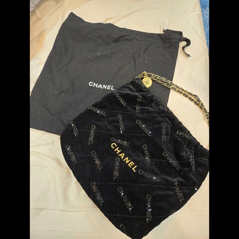 CHANEL 22 Bag 天鵝絨+CHANEL亮片(黑金)款