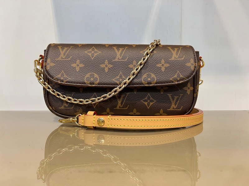 LV 原花Wallet on Chain Ivy 金釦下蓋肩斜背包-0