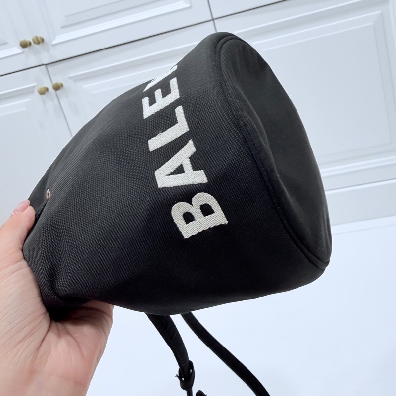 BALENCIAGA 巴黎世家 Wheel XS 字母 刺繡 尼龍 手提包 斜背包 水桶包 肩背包 側背包-1
