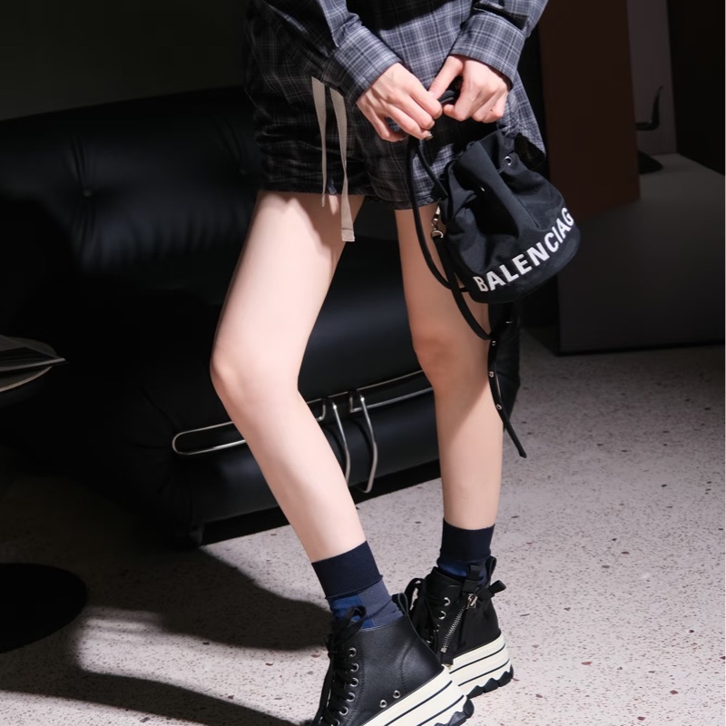 BALENCIAGA 巴黎世家 Wheel XS 字母 刺繡 尼龍 手提包 斜背包 水桶包 肩背包 側背包-5