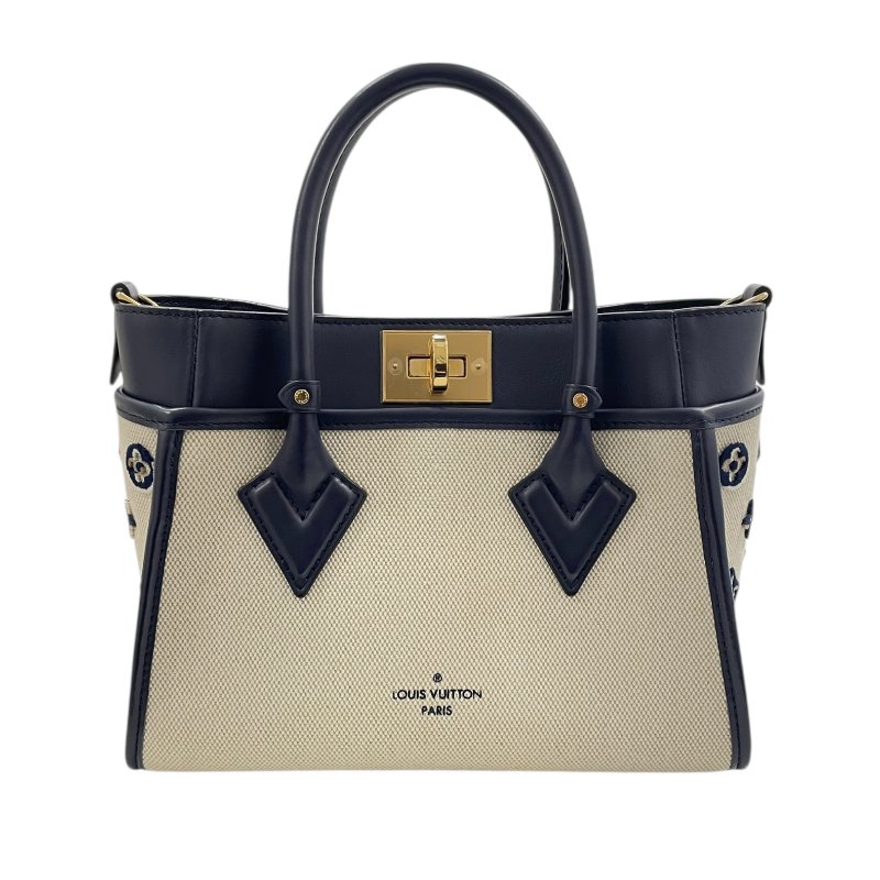 LOUIS VUITTON 路易威登 M22195 ON MY SIDE PM 帆布側背包 帆布/皮革 米色/深藍色 金釦-1