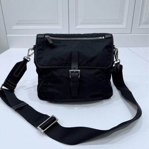 PRADA 黑色 尼龍 降落傘 郵差包 斜背包 側背包 肩背包