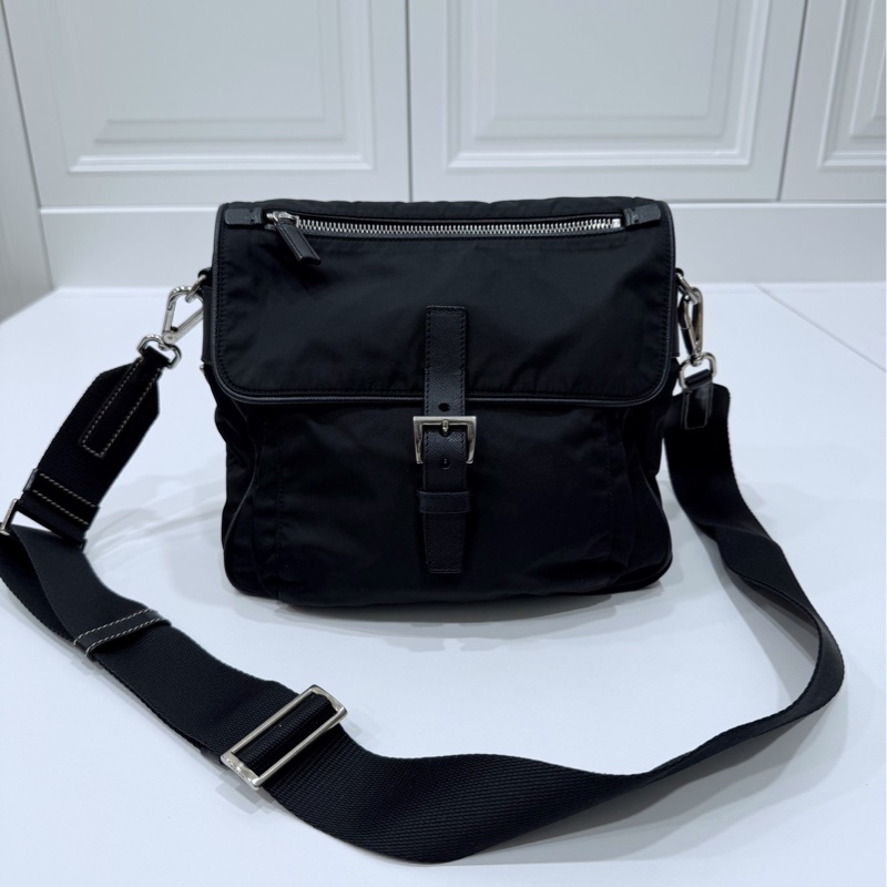 PRADA 黑色 尼龍 降落傘 郵差包 斜背包 側背包 肩背包-0