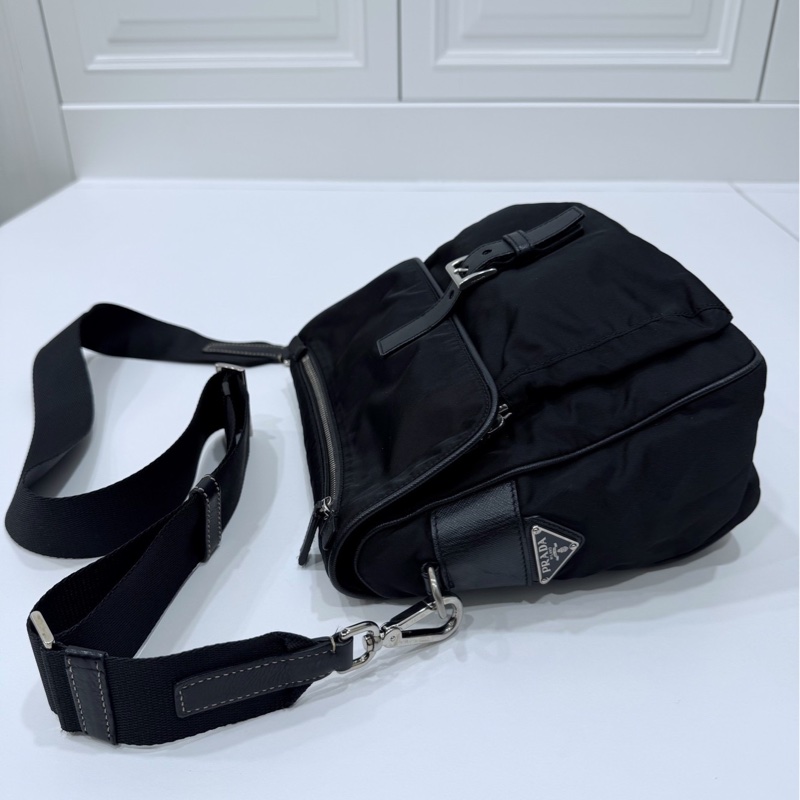 PRADA 黑色 尼龍 降落傘 郵差包 斜背包 側背包 肩背包-4