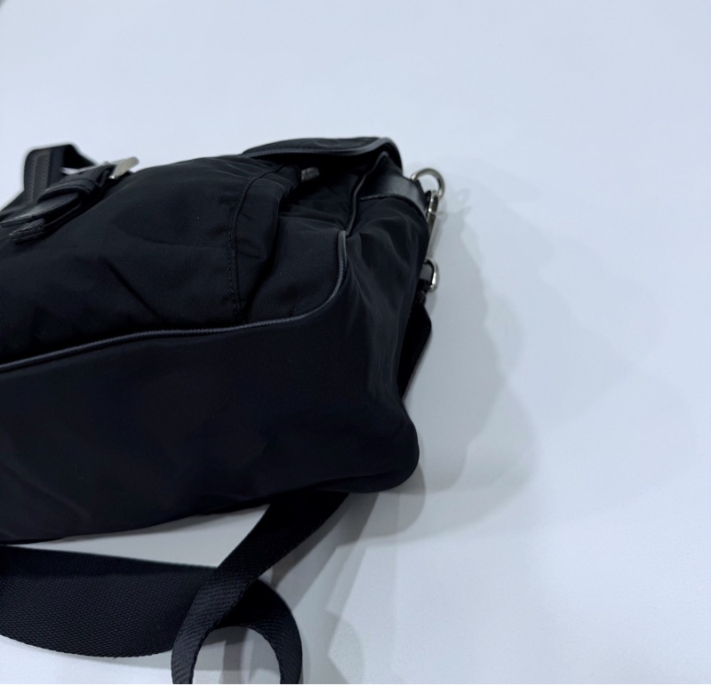 PRADA 黑色 尼龍 降落傘 郵差包 斜背包 側背包 肩背包-5
