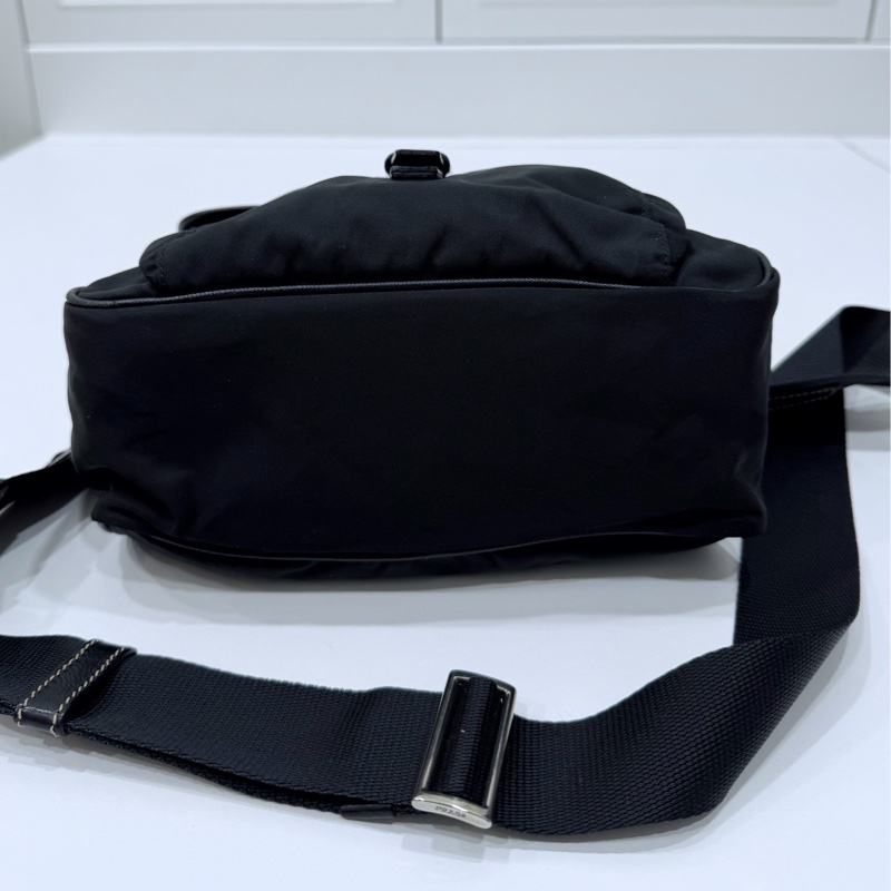 PRADA 黑色 尼龍 降落傘 郵差包 斜背包 側背包 肩背包-10