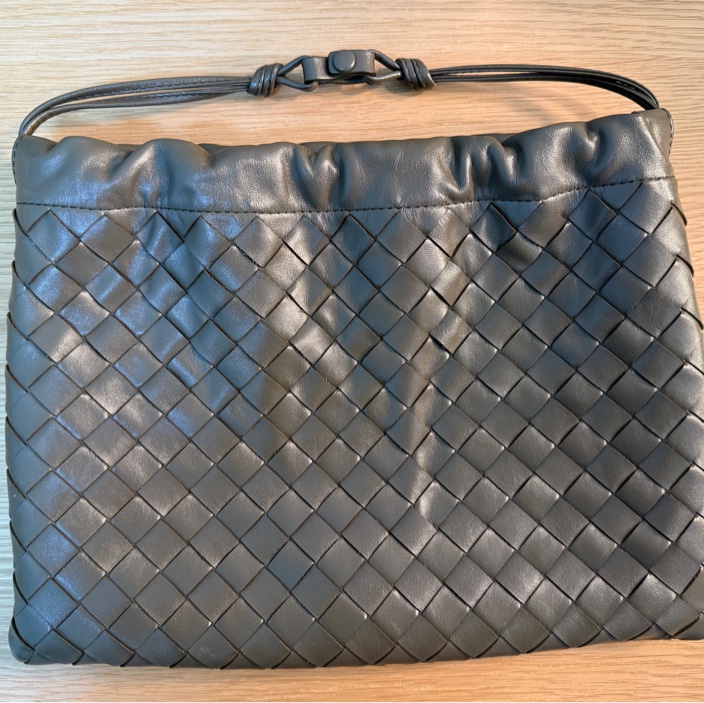 Bottega Venetia小牛皮肩背袋-5