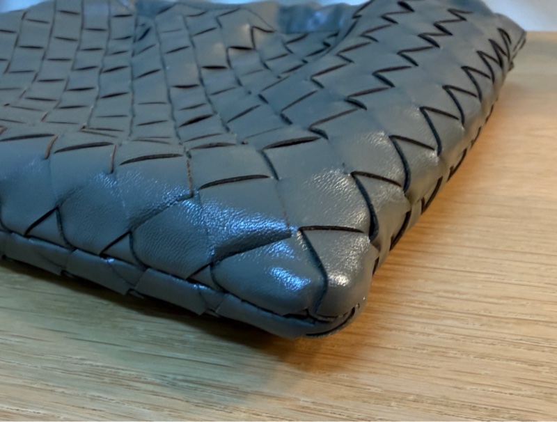 Bottega Venetia小牛皮肩背袋-8