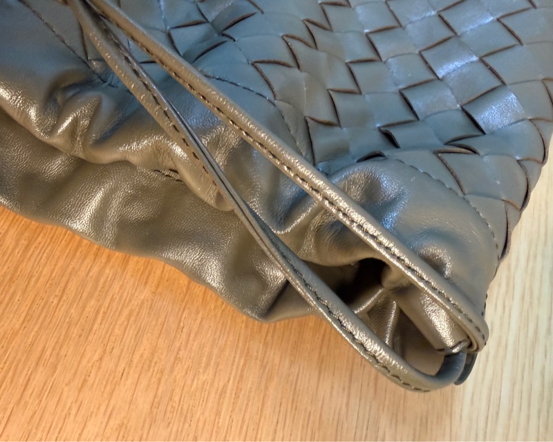 Bottega Venetia小牛皮肩背袋-12