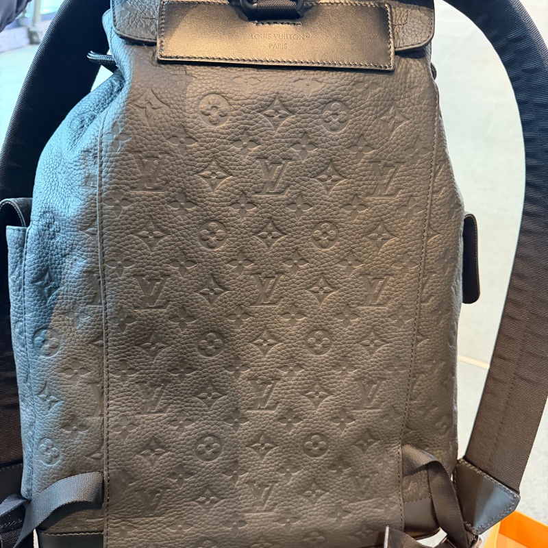 全新 LV Christopher MM 大號-8