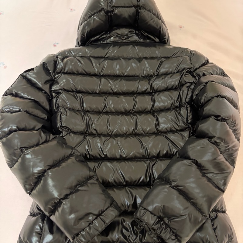 MONCLER黑色亮面外套-1