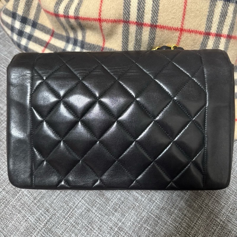 Chanel黑金黛妃包25~Vintage Diana經典老香-1