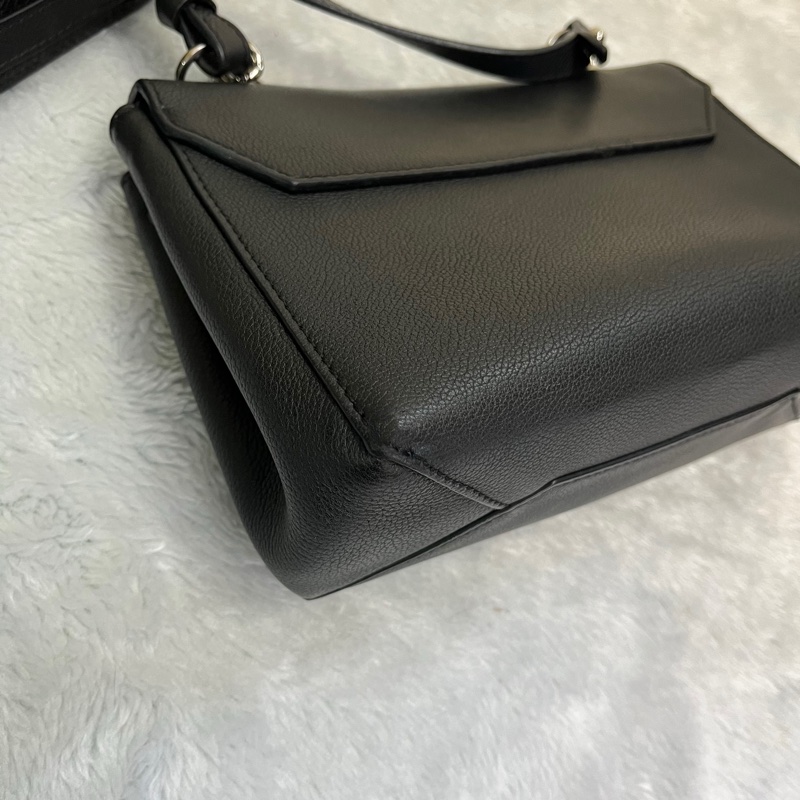 LV 黑色牛皮 Lockme II BB 單肩鏈包銀扣-9
