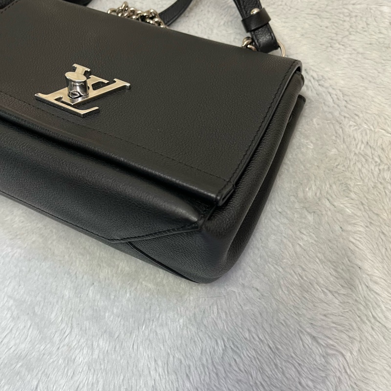 LV 黑色牛皮 Lockme II BB 單肩鏈包銀扣-24