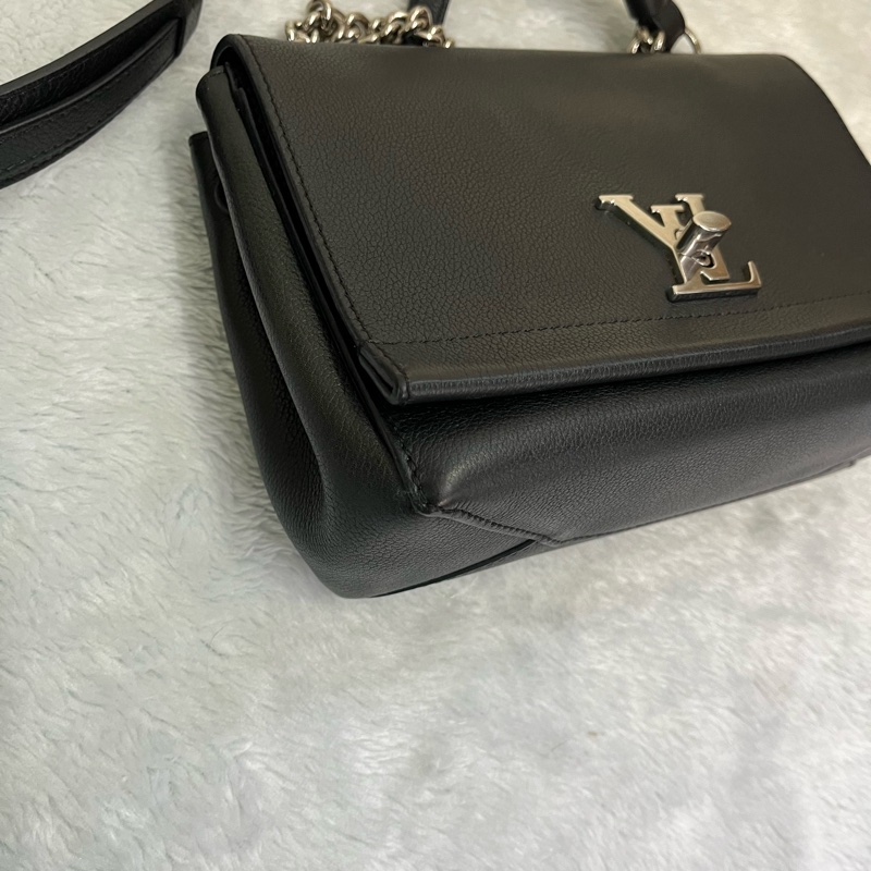 LV 黑色牛皮 Lockme II BB 單肩鏈包銀扣-25