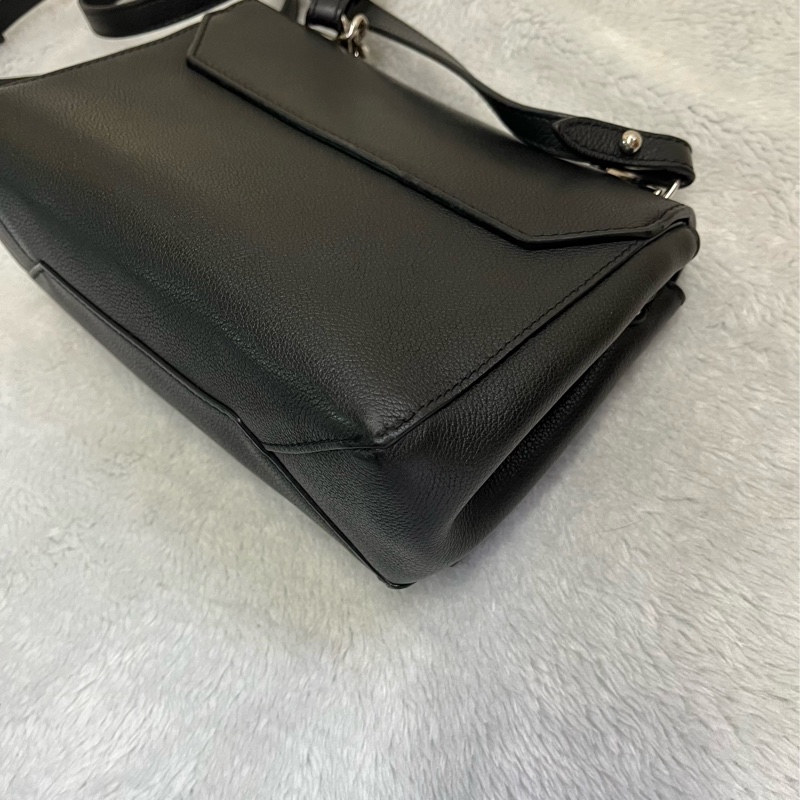LV 黑色牛皮 Lockme II BB 單肩鏈包銀扣-29