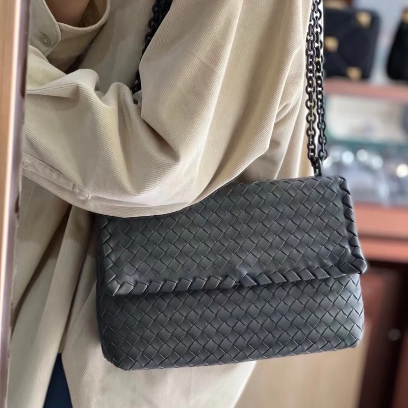 BV 編織OLIMPIA肩背斜背包22*15*7 98新配件塵袋-0