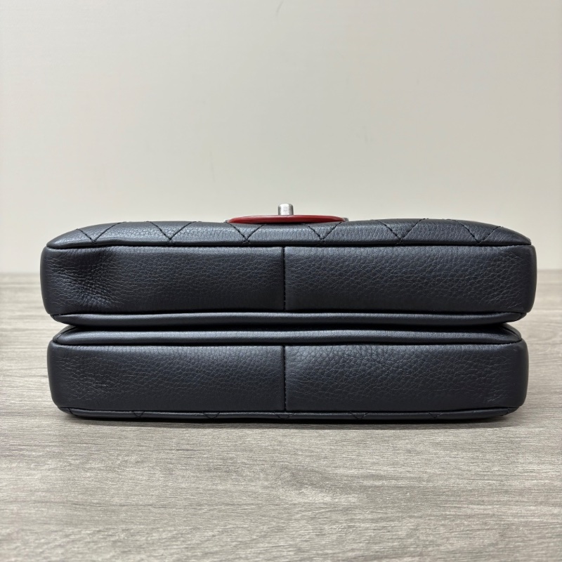 CHANEL 黑銀菱格紋肩背斜背郵差包727*17*9 98新配件塵袋-3