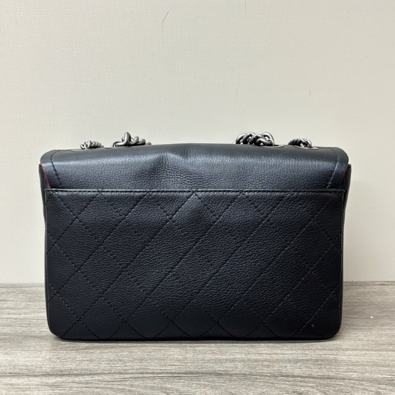 CHANEL 黑銀菱格紋肩背斜背郵差包727*17*9 98新配件塵袋-5