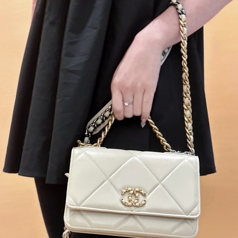 CHANEL 漸變色金扣19bag woc手提肩背斜背包19.2*12*4 98新配件塵袋