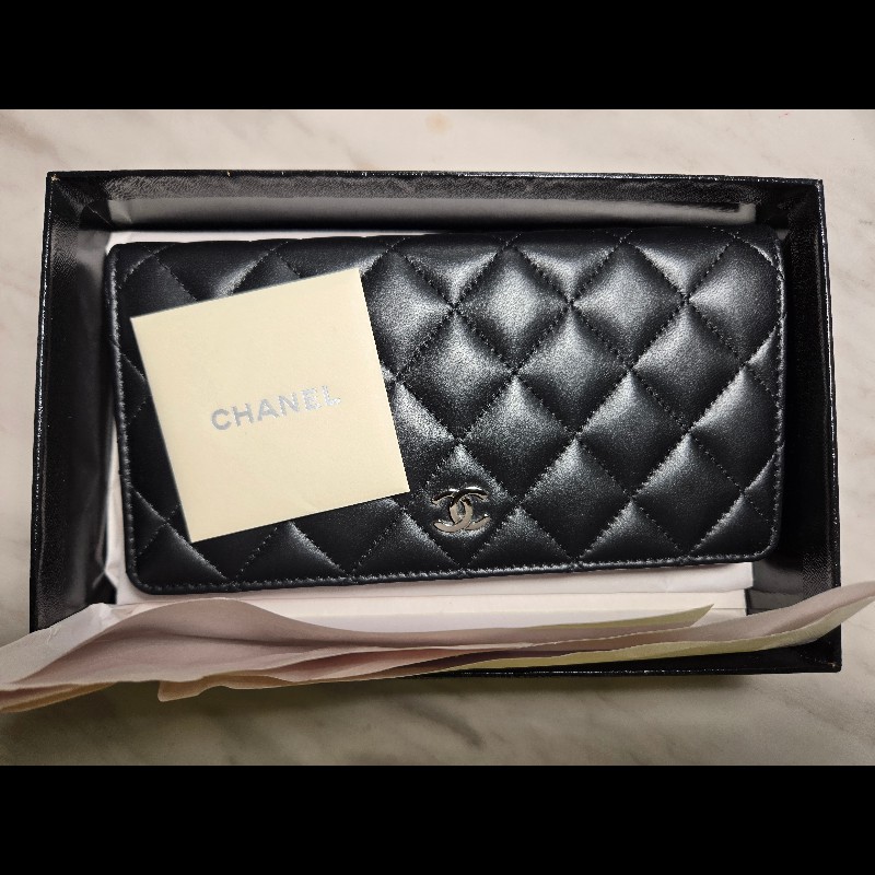 Chanel 黑銀羊皮經典雙C對開長夾-0