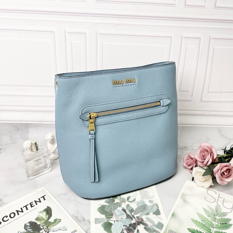 Miumiu魚藍色編織肩帶水桶包25*26*14 98新配件塵袋-4